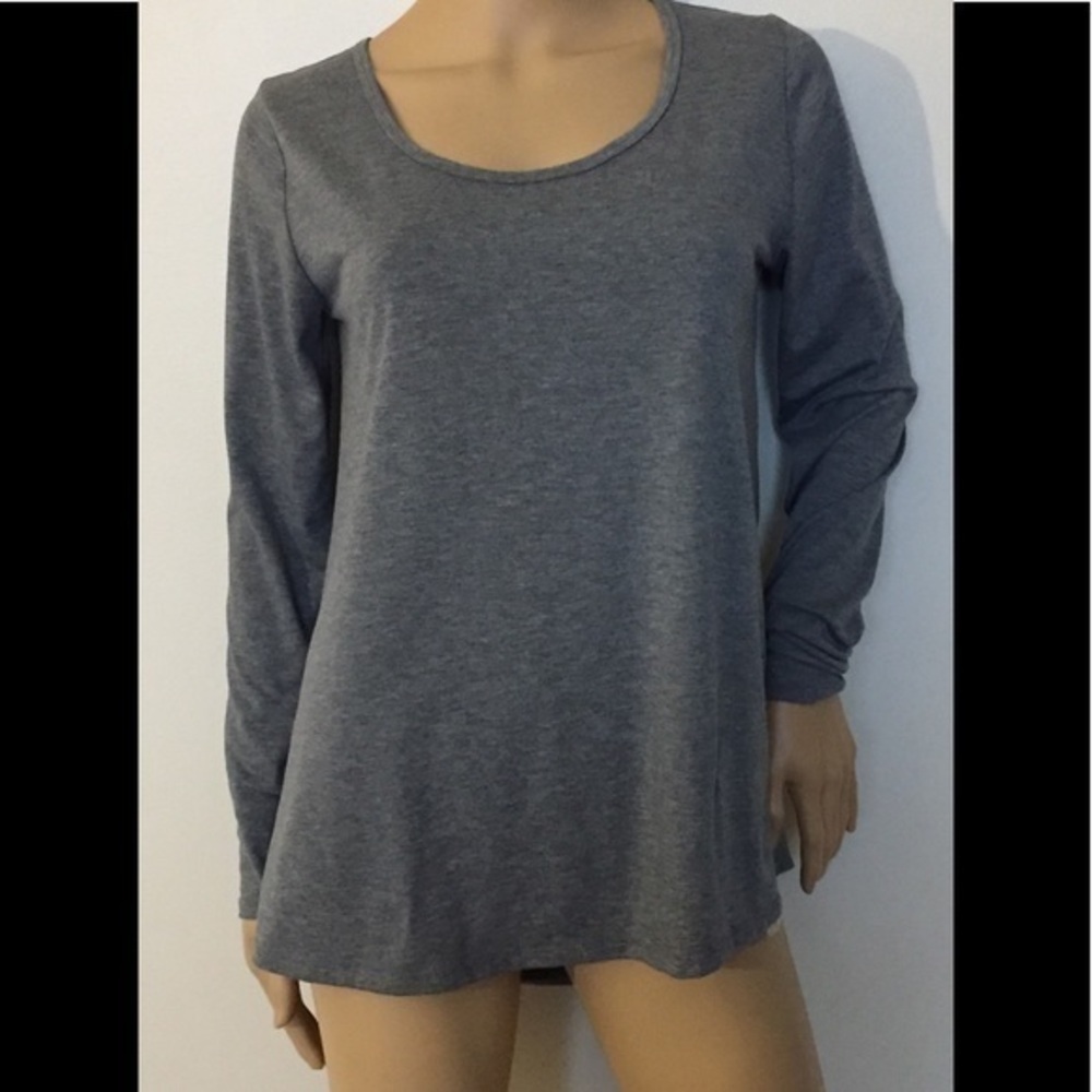 Lularoe Sweatshirt size S gray Hi-Low⭐️